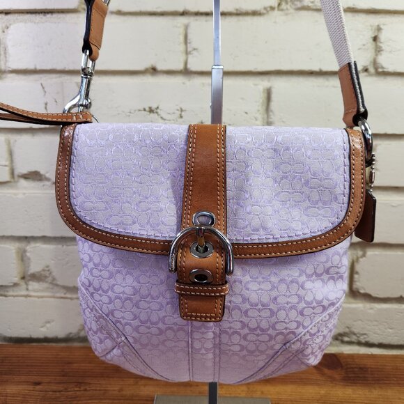 Like New Rare Vintage Coach Soho Lavendar Signature Crossbody Bag Purse - Picture 1 of 10